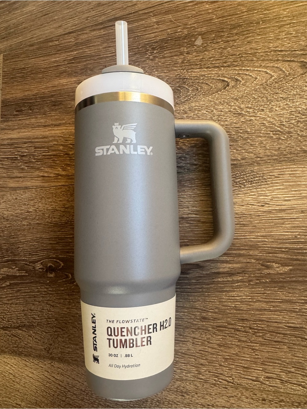 ⭐️NWT⭐️ Stanley 30 oz Quencher H2.0 Tumbler with Handle, Grey, White Logo